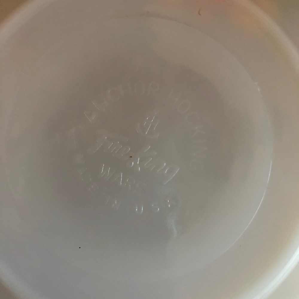 Vintage Fire King Anchor Hocking Orange and Yellow Daisy Milk Glass Saucer - Picture 8 of 9